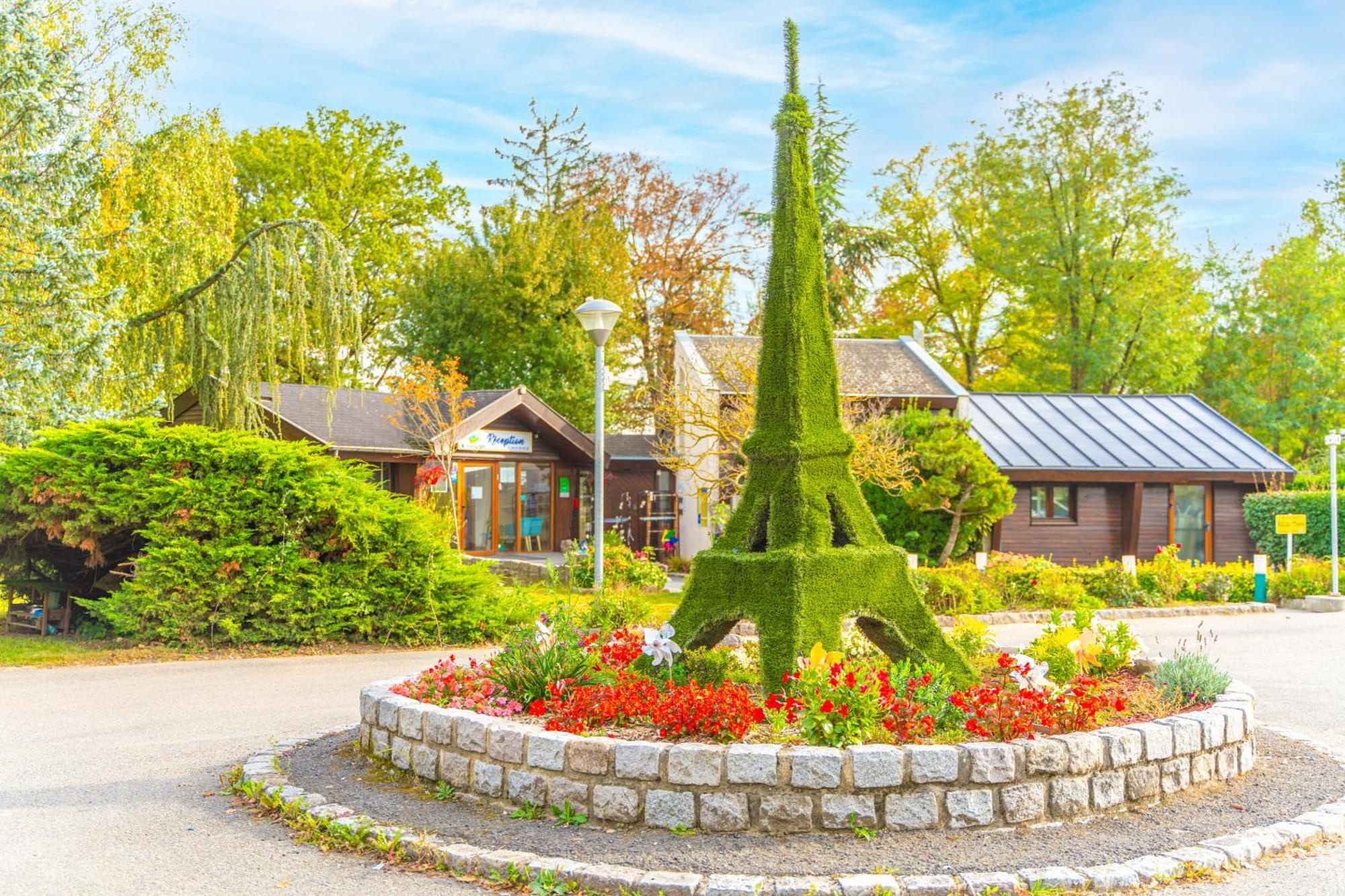Camping Le Parc De Paris Villevaude Bagian luar foto